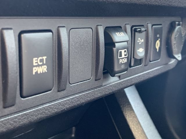 Used 2019 Toyota Tacoma TRD Sport AWD/4WD image 29