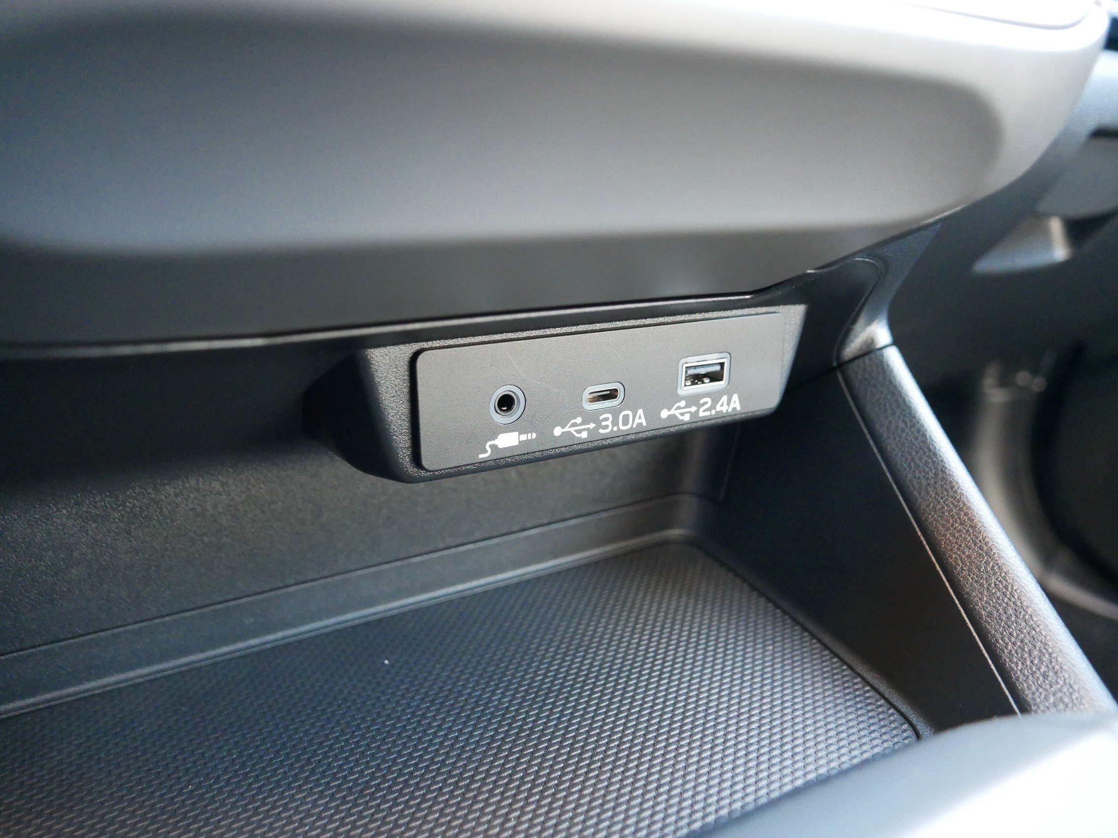 Used 2024 Subaru Crosstrek 2.0i Premium image 33