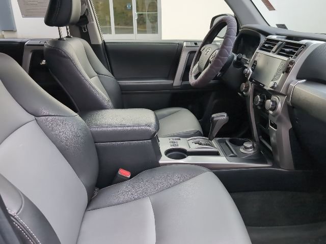 Used 2021 Toyota 4Runner SR5 Premium w/ Moonroof Package AWD/4WD image 29