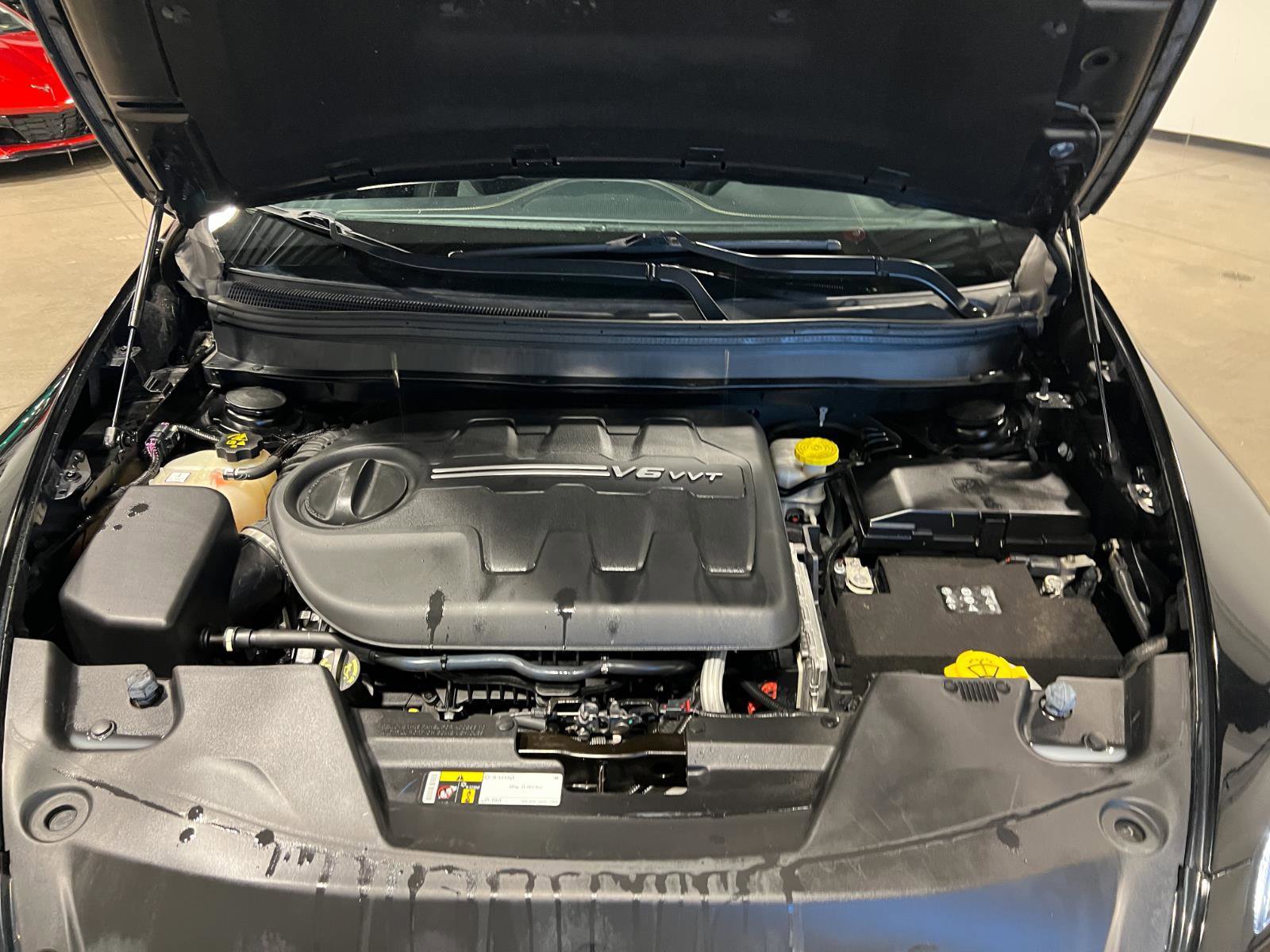 Used 2018 Jeep Cherokee Latitude w/ Cold Weather Group image 41