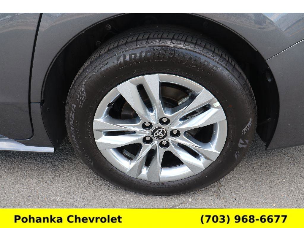 Used 2025 Toyota Sienna XLE w/ XLE Plus Package AWD/4WD image 25