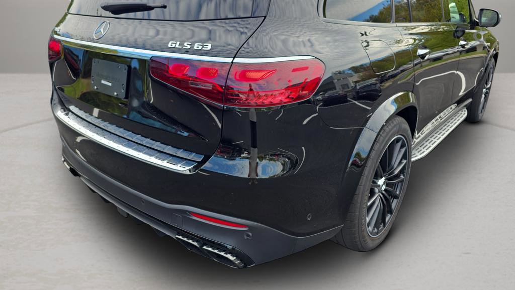 Used 2025 Mercedes-Benz GLS 63 AMG 4MATIC image 11