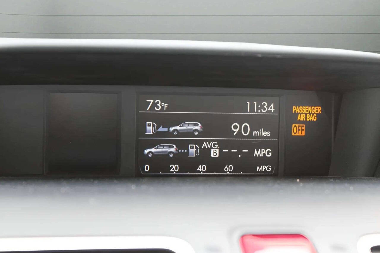 Used 2017 Subaru Forester 2.5i Premium w/ All-Weather Package image 18