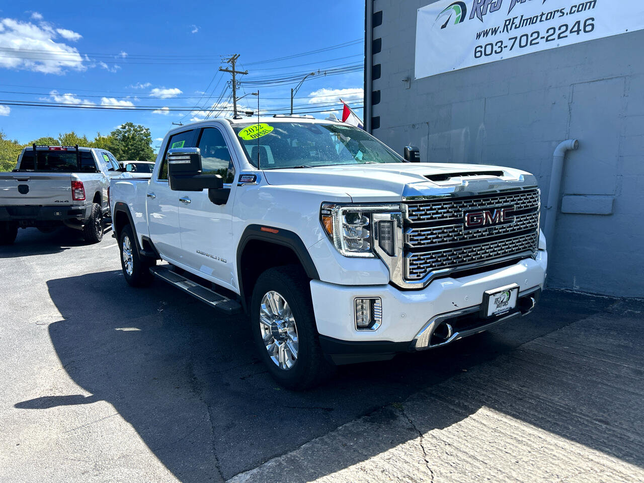 Used 2022 GMC Sierra 3500 Denali image 2