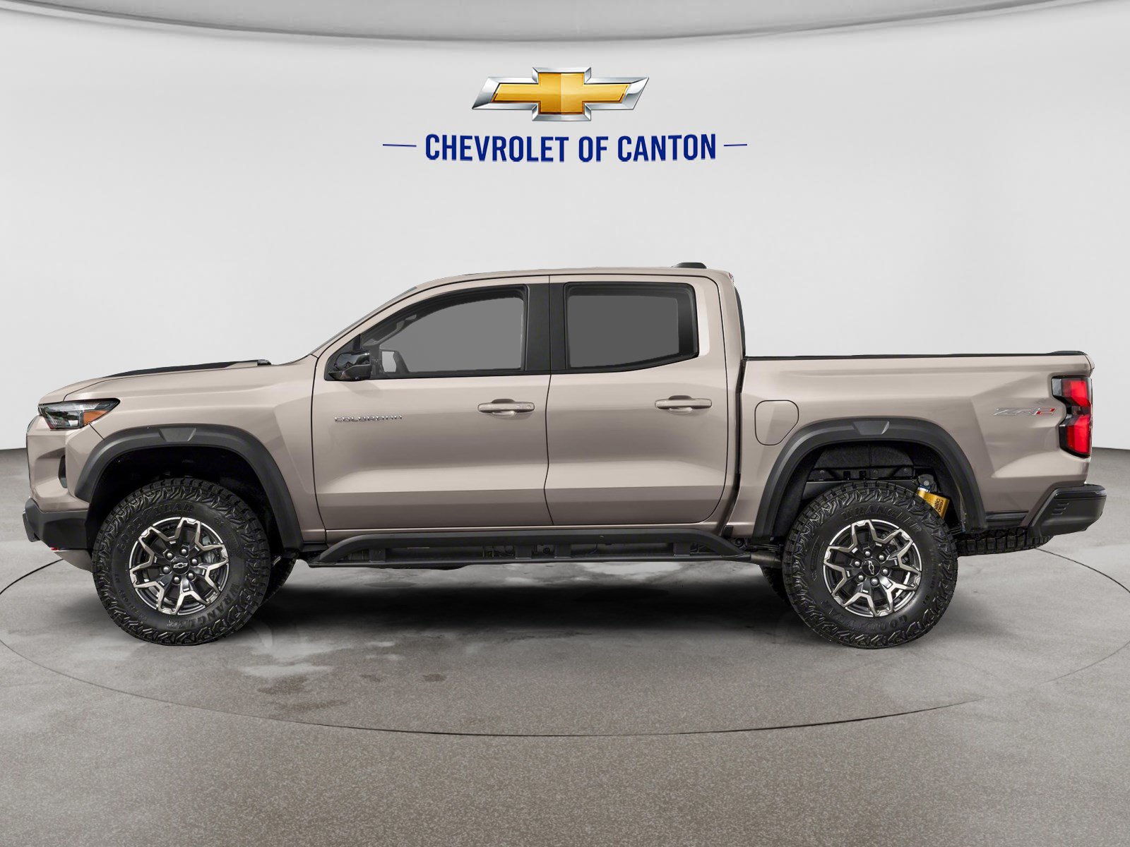Used 2024 Chevrolet Colorado ZR2 w/ Technology Package AWD/4WD image 3