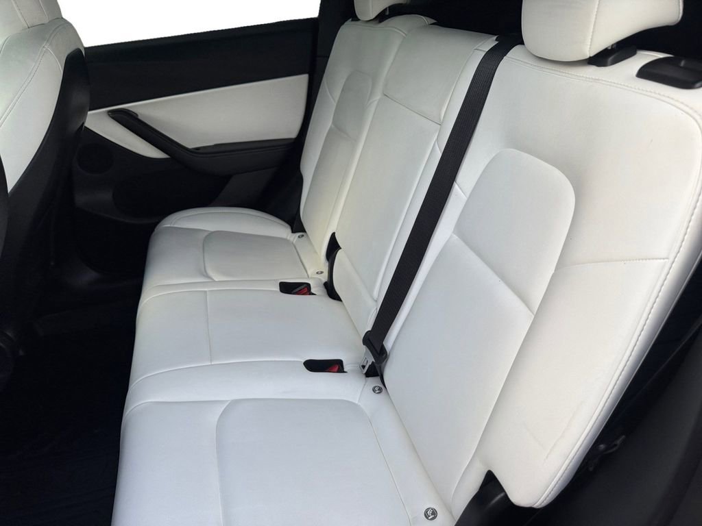 Used 2021 Tesla Model Y Long Range image 13