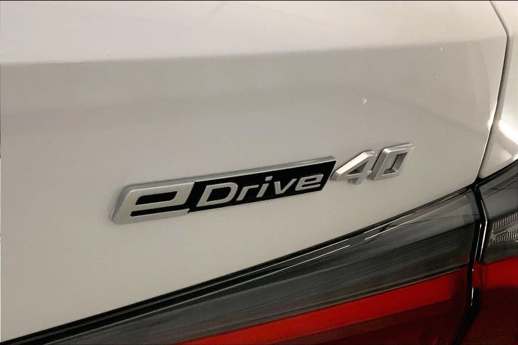 Used 2023 BMW i4 eDrive40 w/ Premium Package RWD image 29