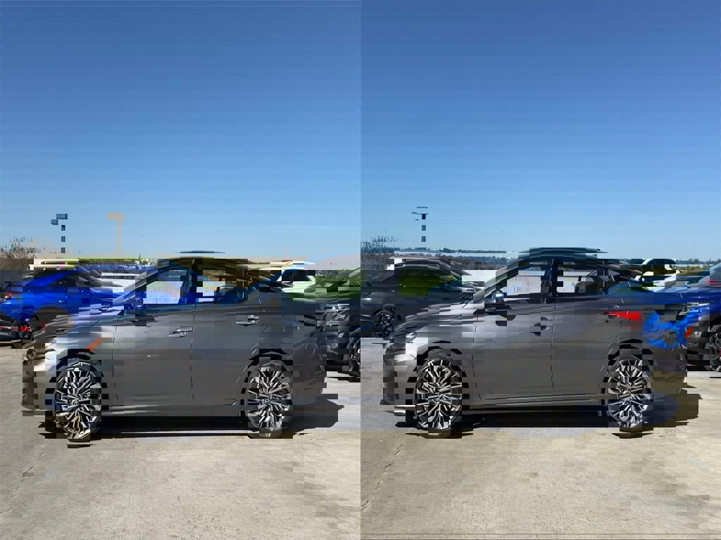 Used 2023 Nissan Altima 2.5 SL image 7