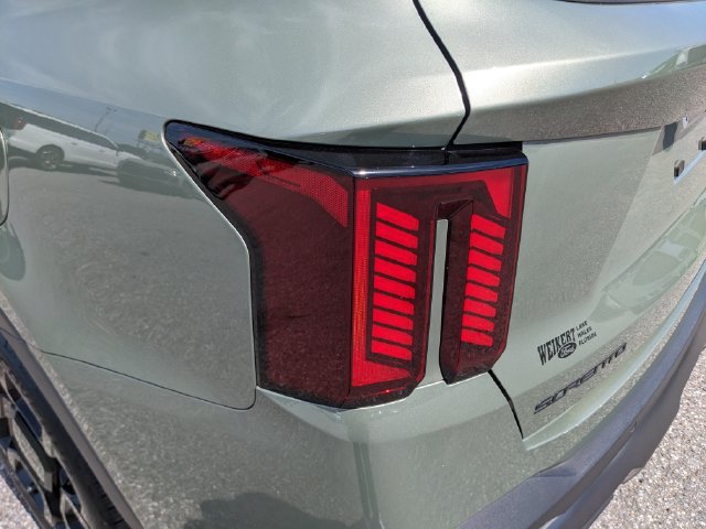 Used 2025 Kia Sorento SX Prestige AWD/4WD image 12