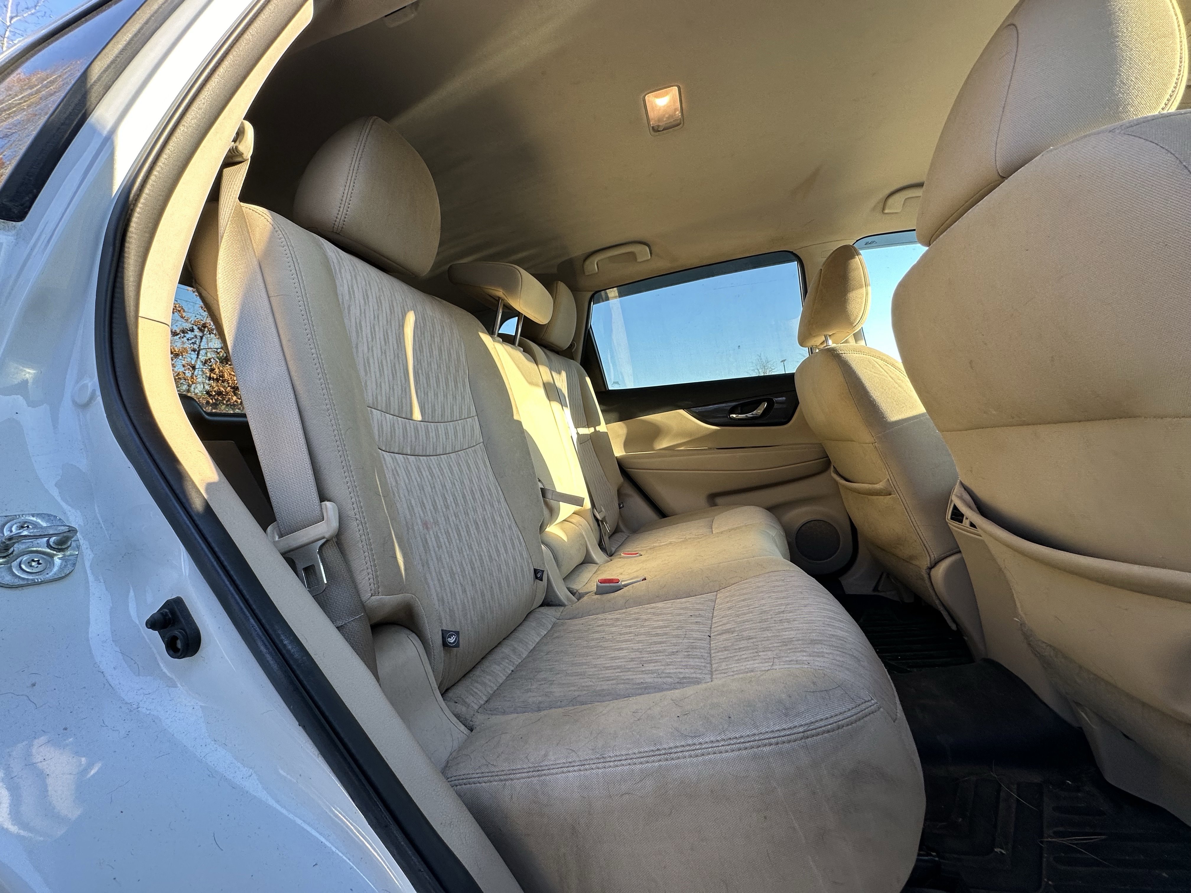 Used 2018 Nissan Rogue SV w/ Premium Package image 30