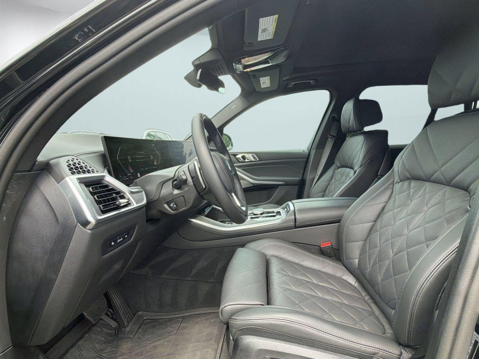 Used 2025 BMW X5 xDrive50e AWD/4WD image 5