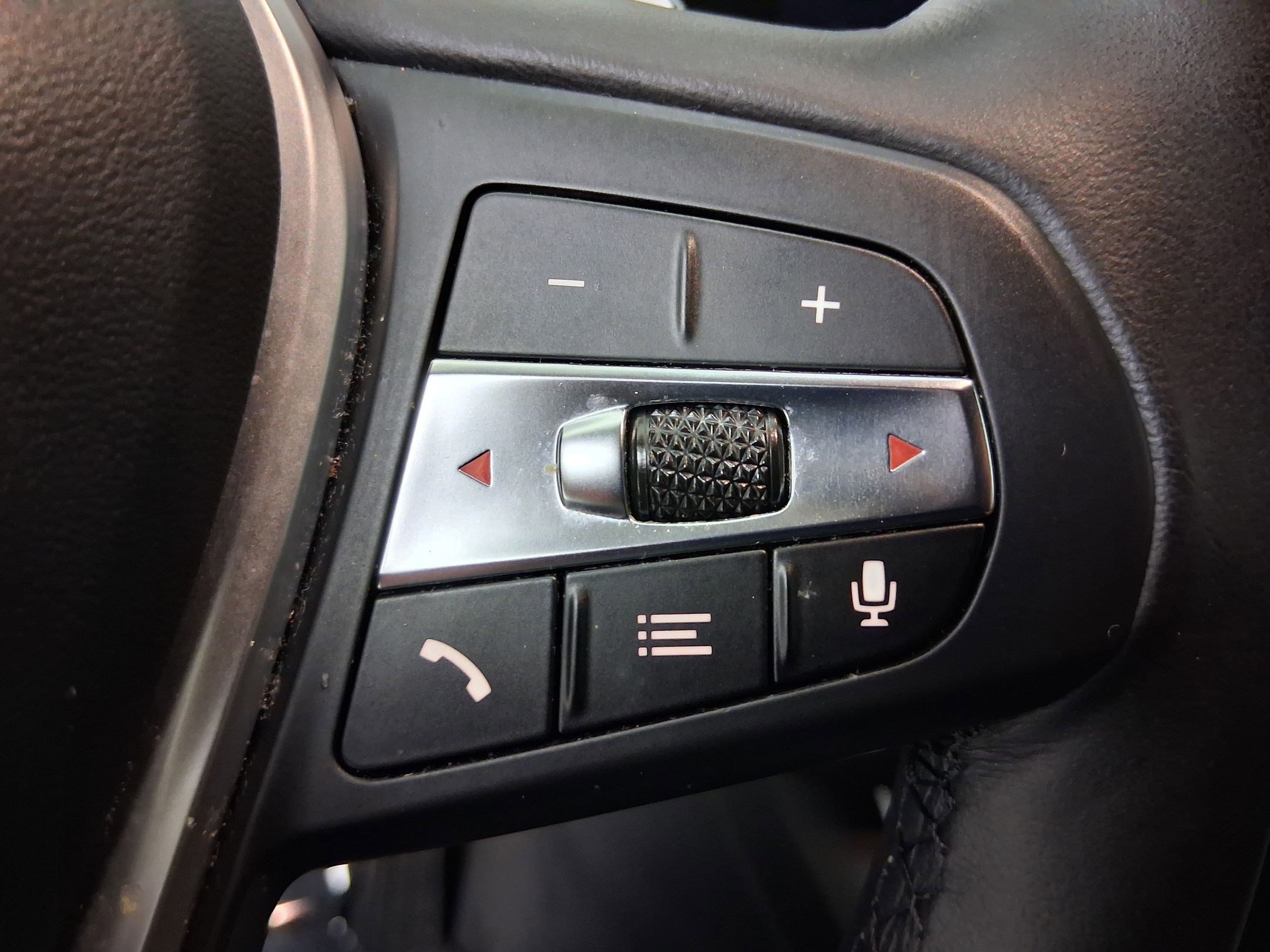 Used 2023 BMW 330i Sedan w/ Premium Package image 24