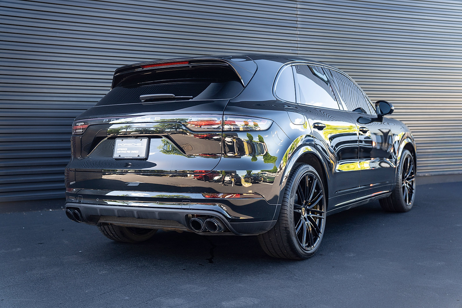 Certified 2023 Porsche Cayenne Turbo S AWD/4WD image 30