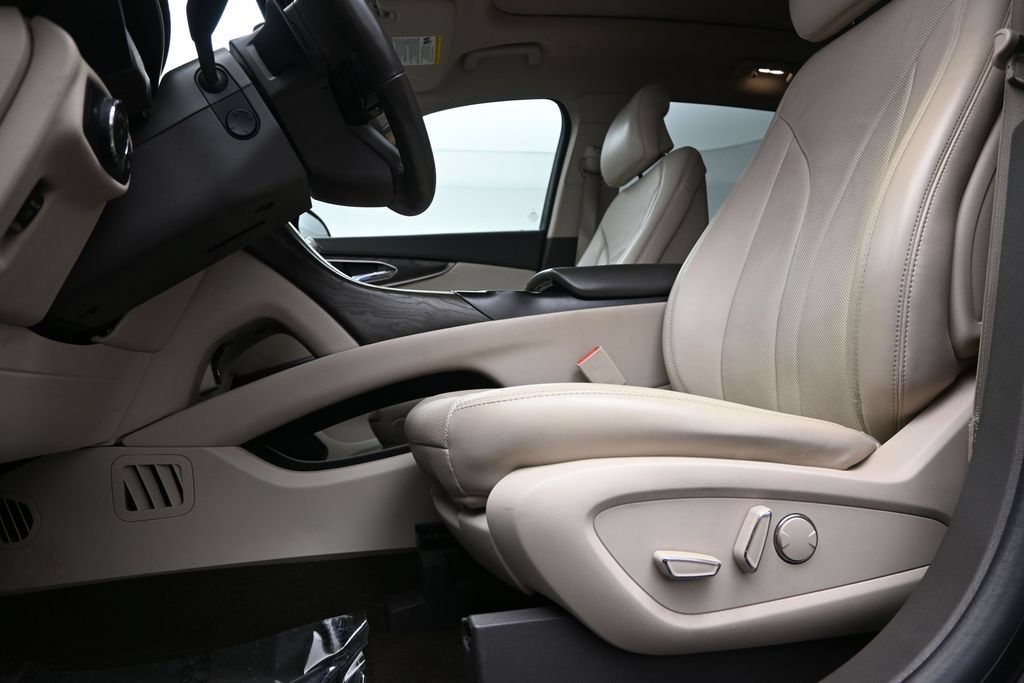 Used 2019 Lincoln Nautilus Reserve FWD image 16
