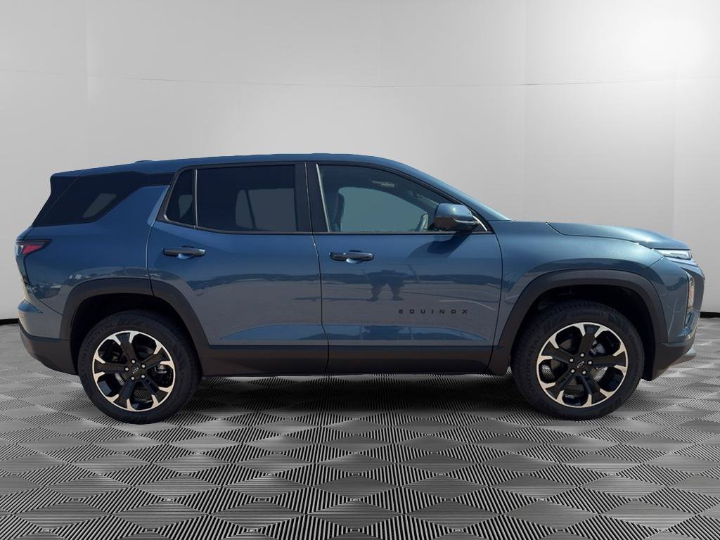New 2026 Chevrolet Equinox LT w/ Convenience Package II AWD/4WD image 5