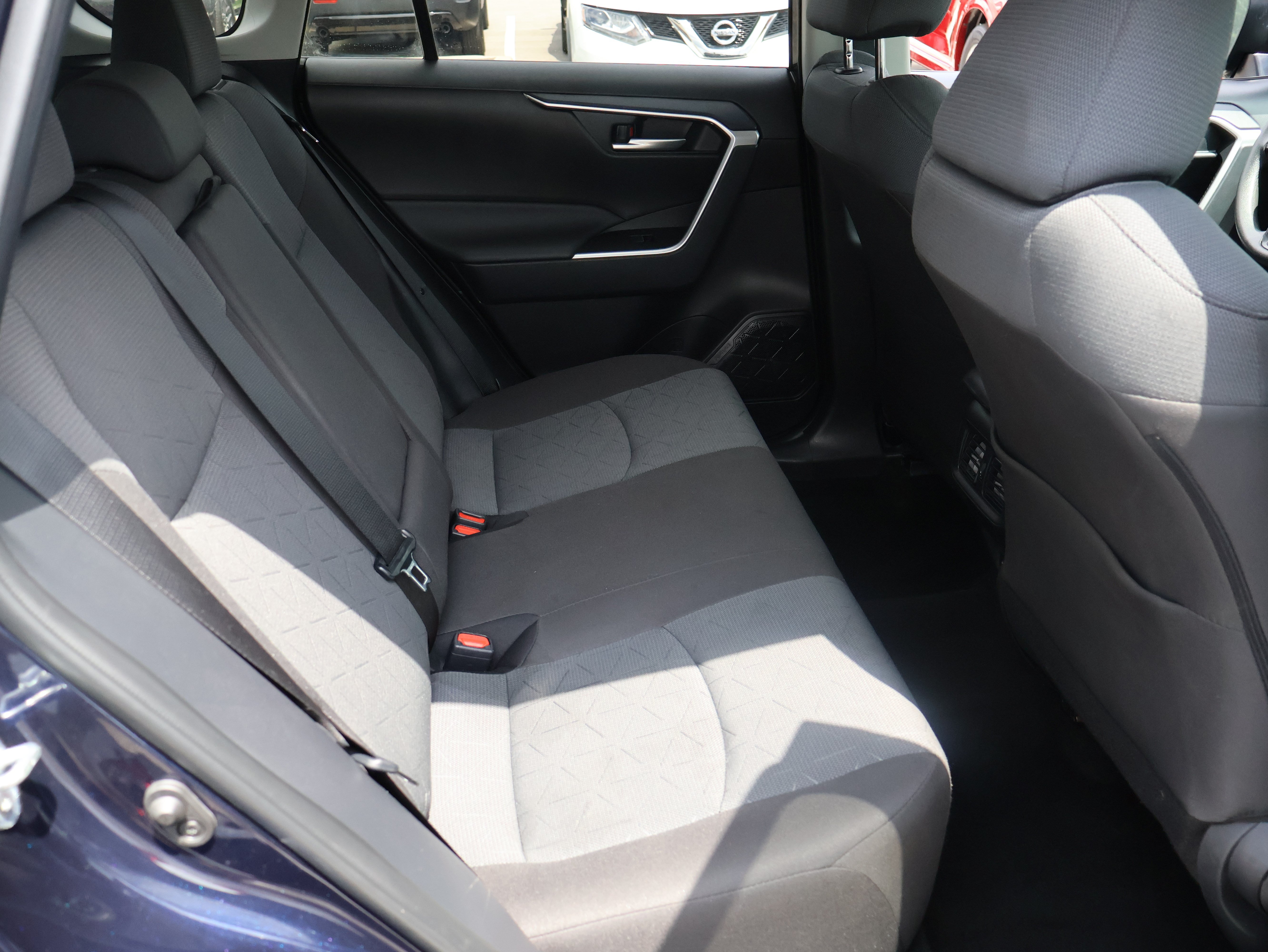 Used 2025 Toyota RAV4 XLE AWD/4WD image 12