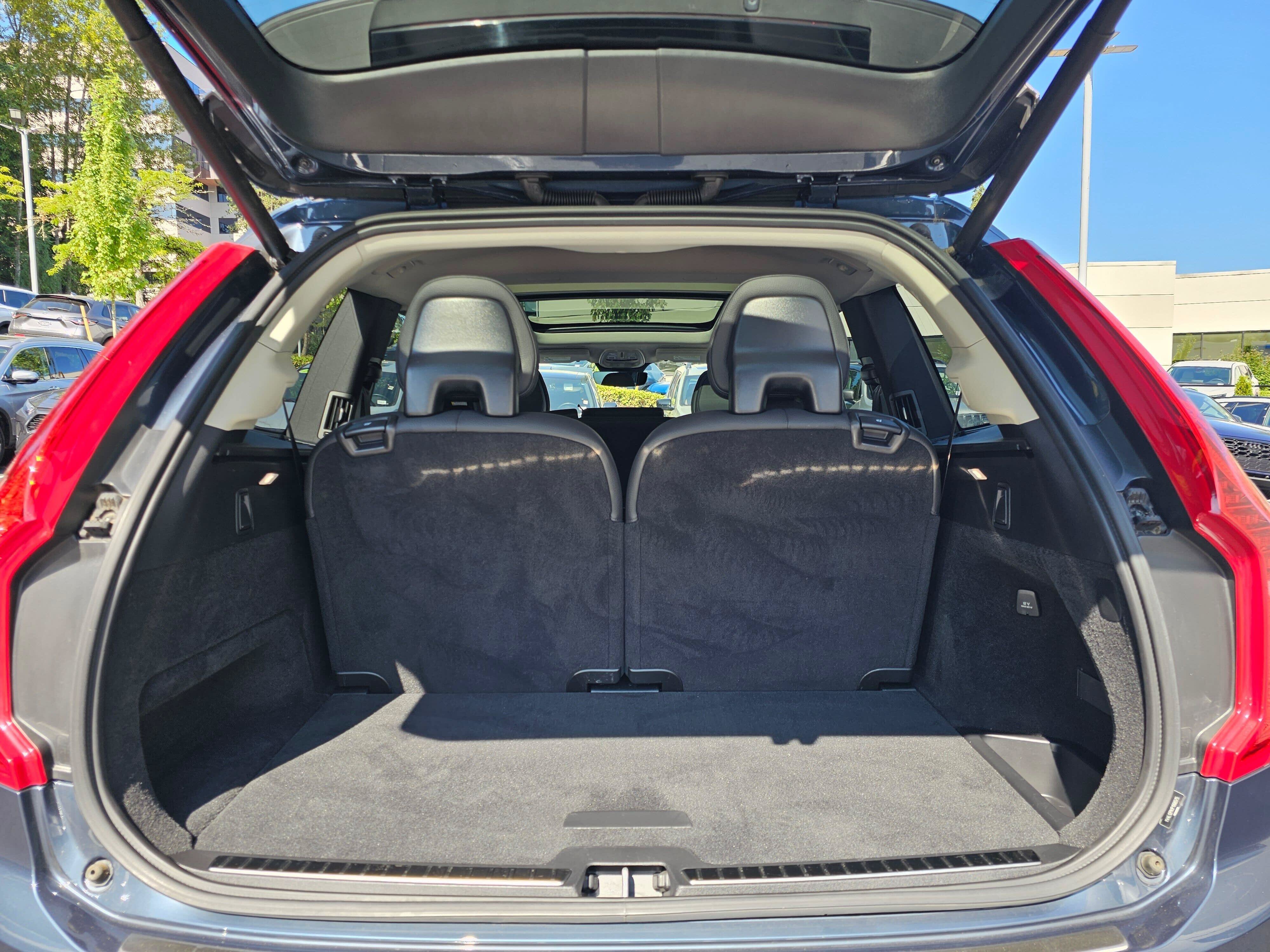 Used 2023 Volvo XC90 B5 Plus w/ Protection Package Premier AWD/4WD image 18