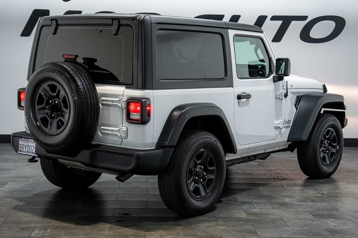 Used 2020 Jeep Wrangler Sport AWD/4WD image 4