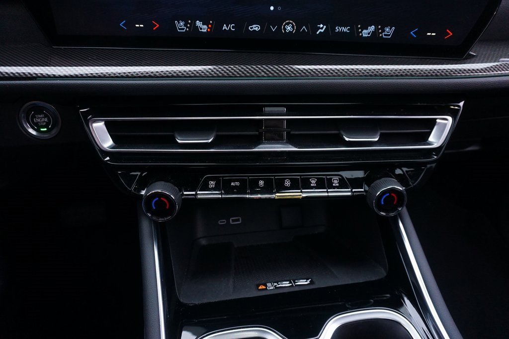 Certified 2025 Chevrolet Traverse High Country image 16