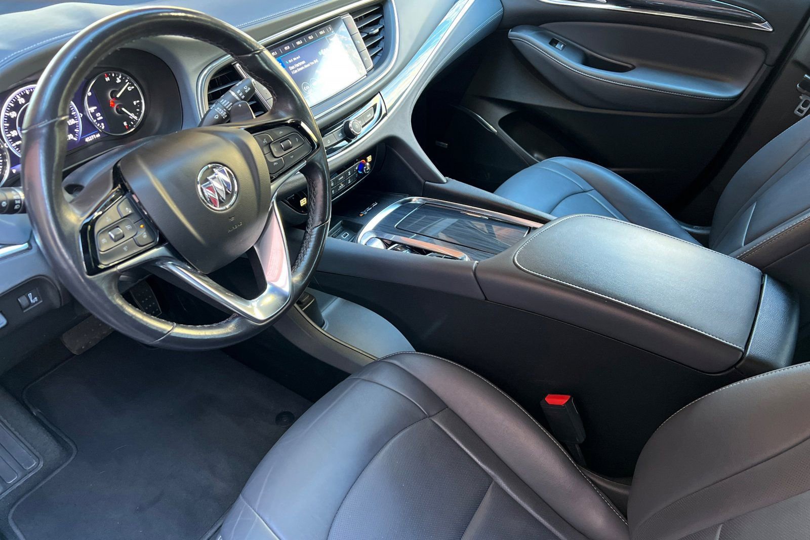 Used 2024 Buick Enclave Premium image 11