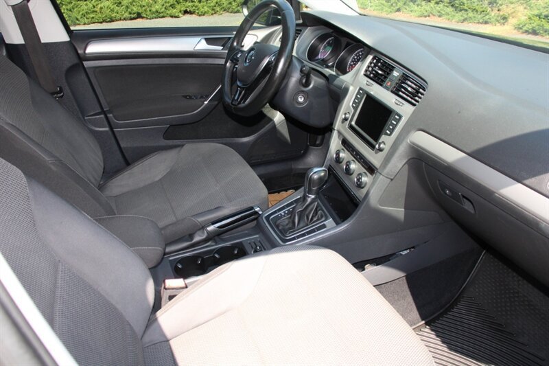 Used 2016 Volkswagen Golf S FWD image 14