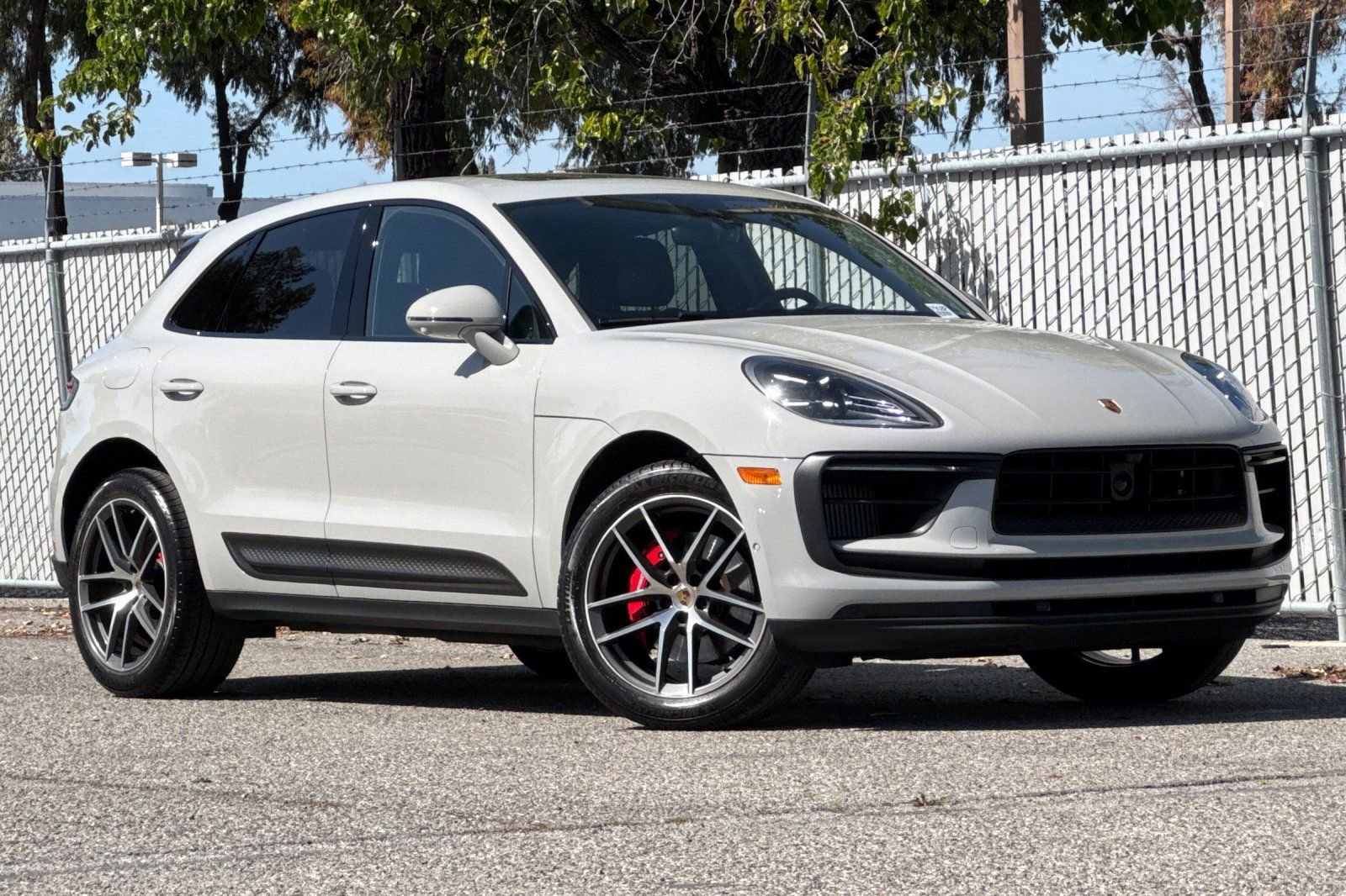 Used 2022 Porsche Macan S image 2