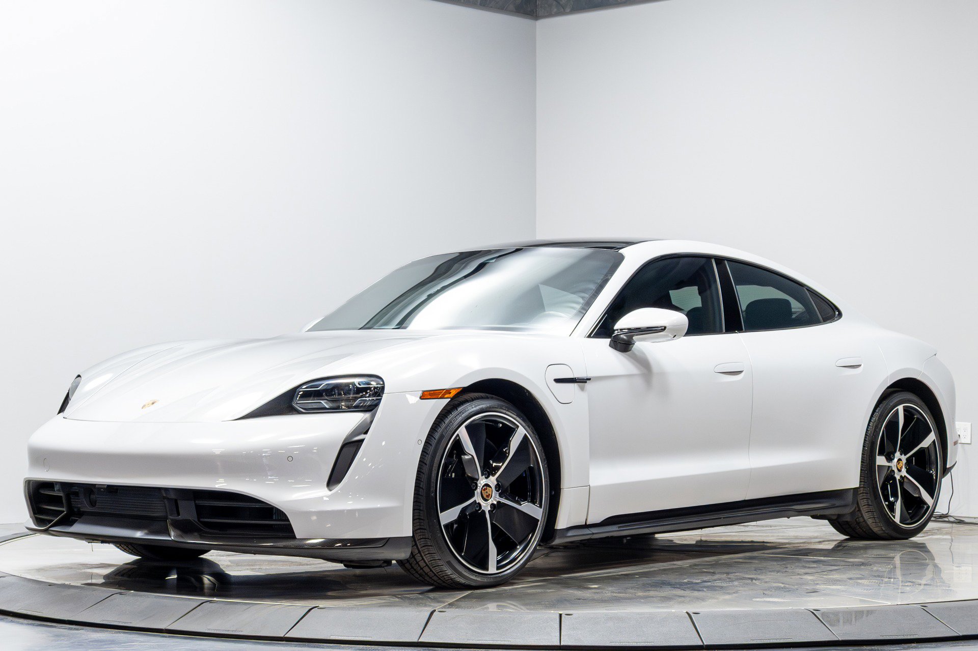 Used 2020 Porsche Taycan Turbo S AWD/4WD image 2