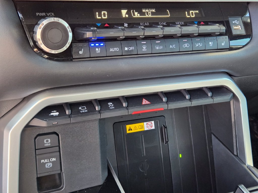 Used 2024 Toyota Sequoia Platinum AWD/4WD image 23
