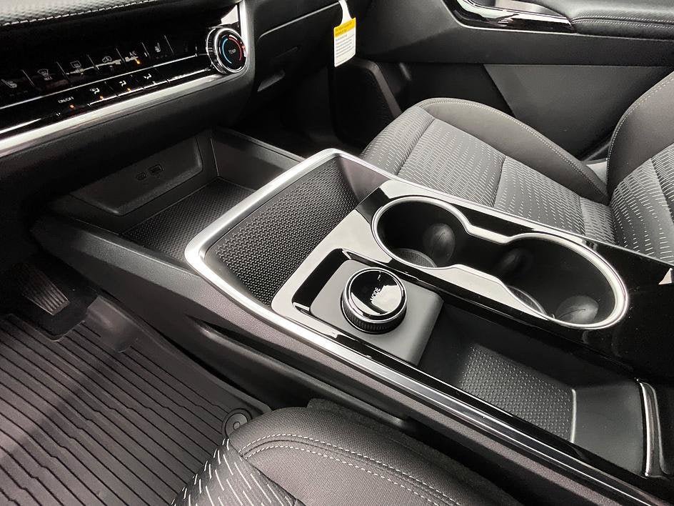 New 2027 Chevrolet Equinox LT w/ Midnight Edition FWD image 25
