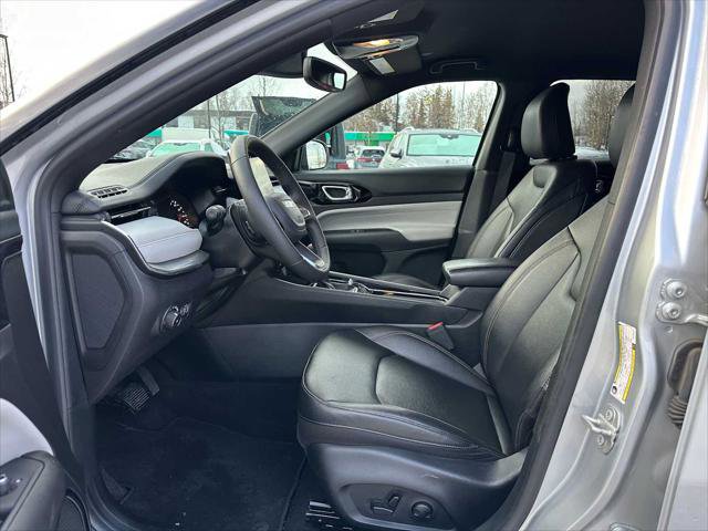 Used 2024 Jeep Compass Limited image 20