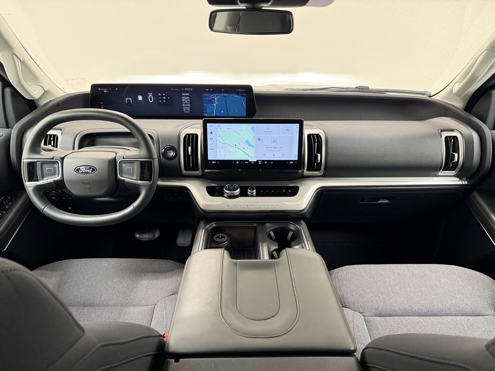 Used 2025 Ford Expedition Active image 30