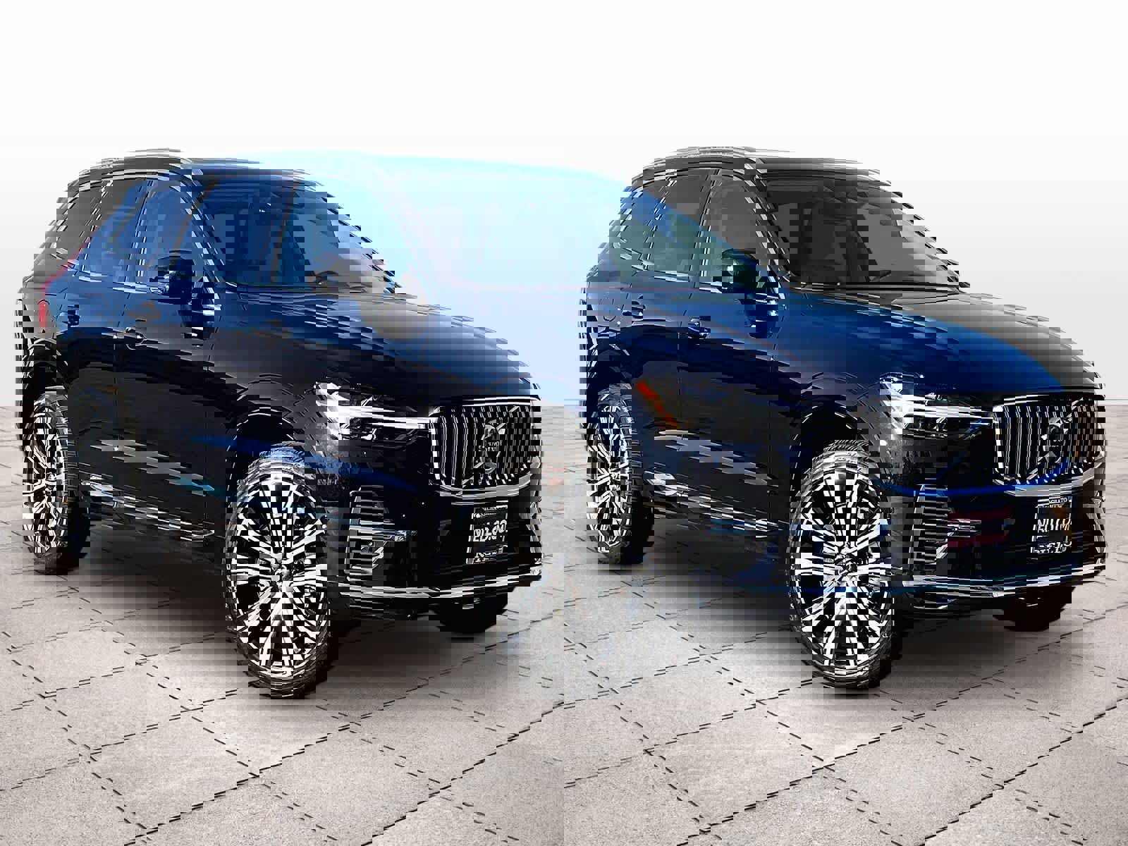 Used 2023 Volvo XC60 T8 Ultimate w/ Climate Package image 2