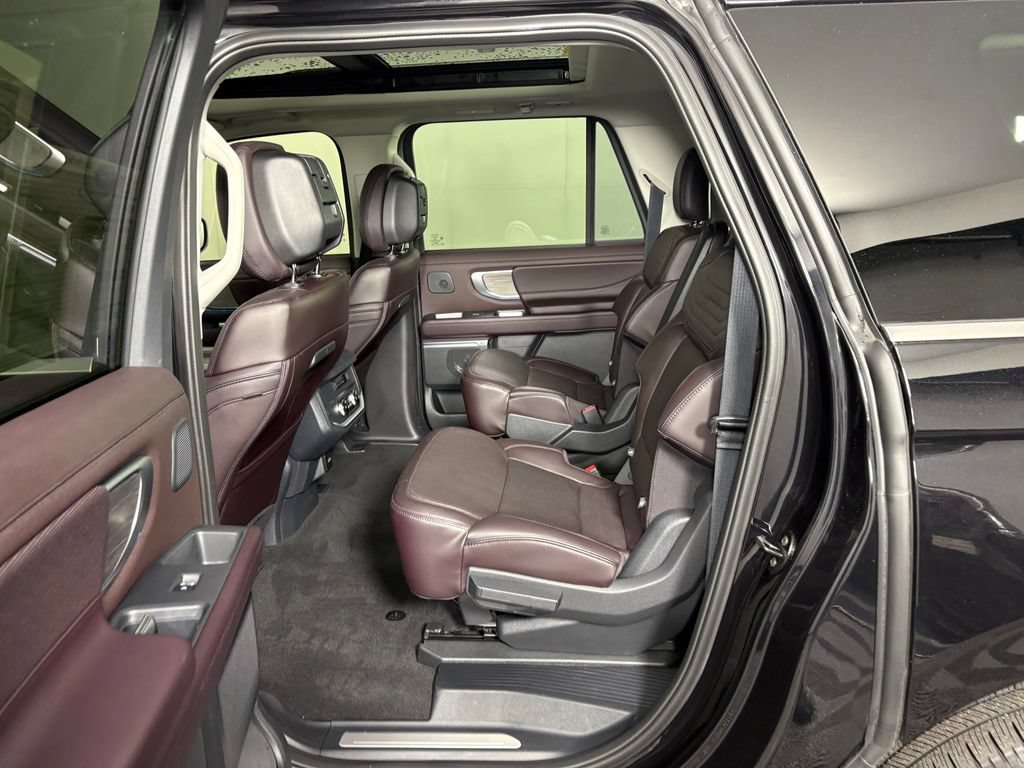Certified 2026 Ford Expedition Max Platinum w/ Platinum Ultimate Package AWD/4WD image 29