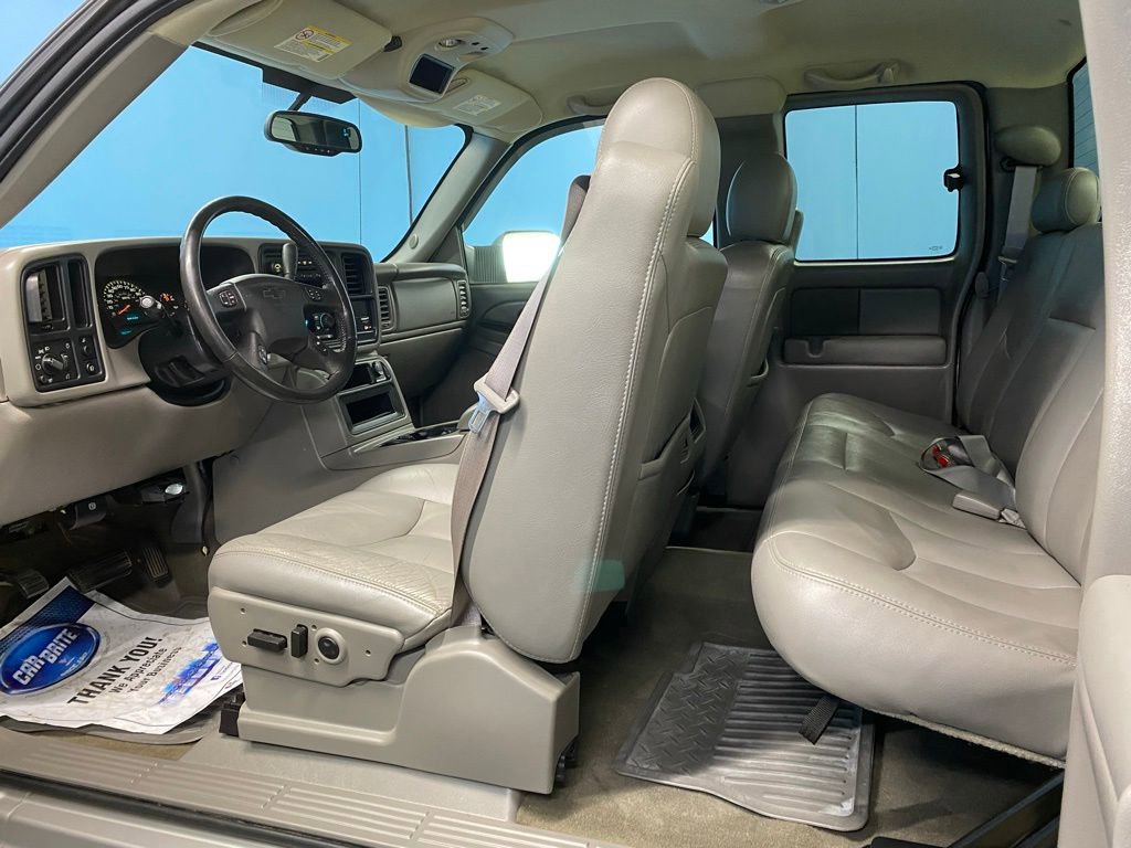 Used 2004 Chevrolet Silverado 3500 LT image 33