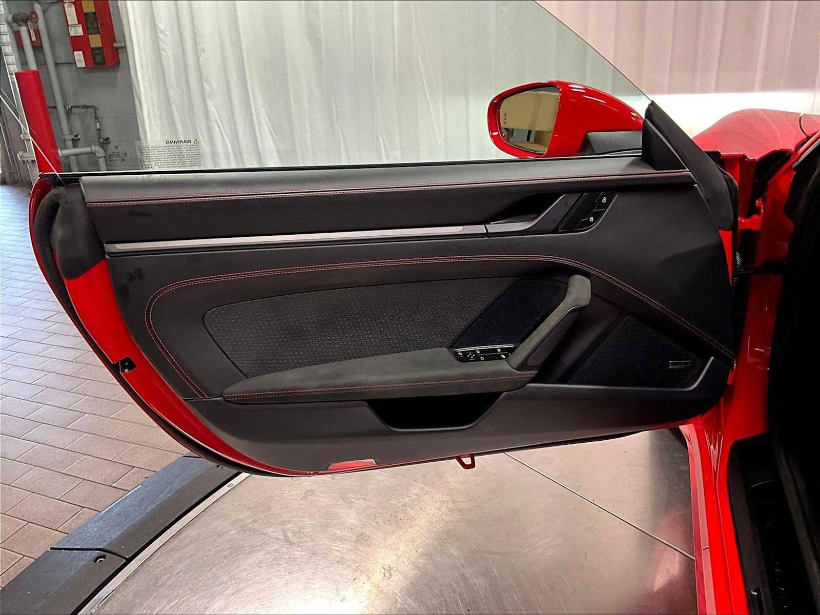 Used 2025 Porsche 911 Carrera GTS image 23