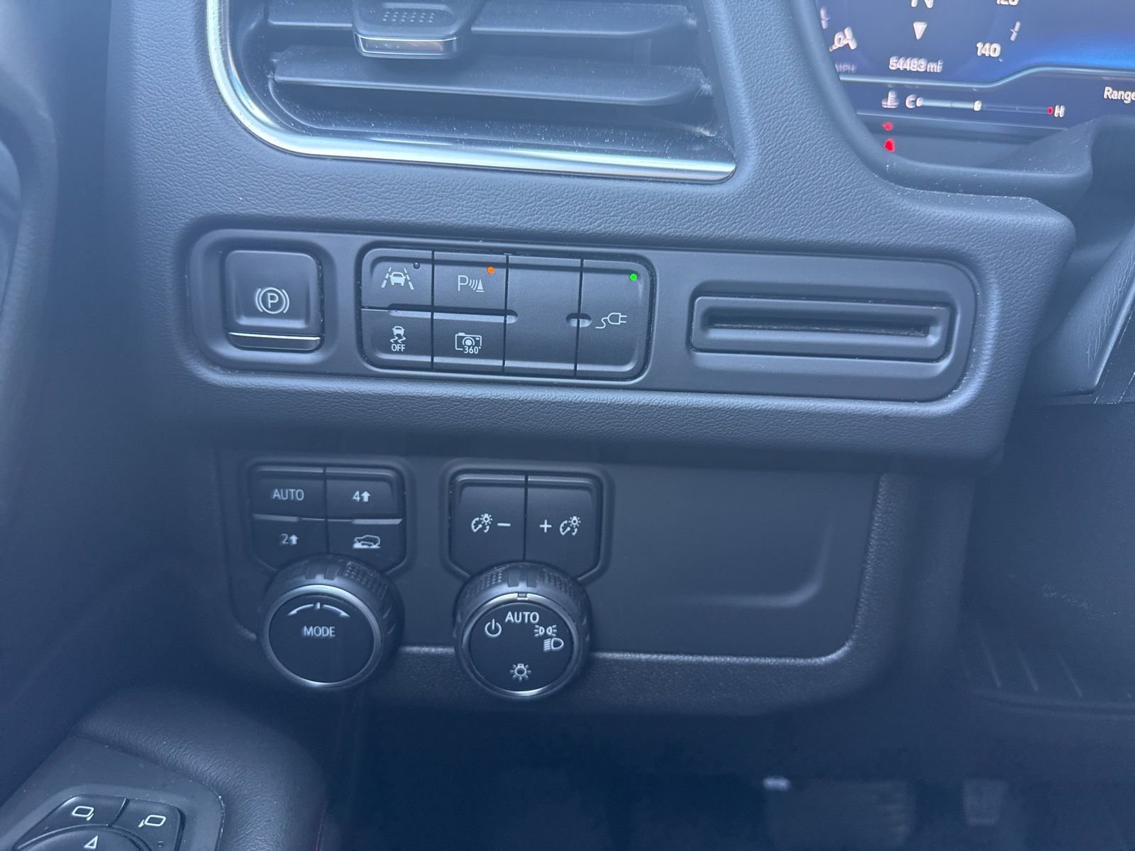 Used 2022 Chevrolet Tahoe RST w/ Luxury Package image 40