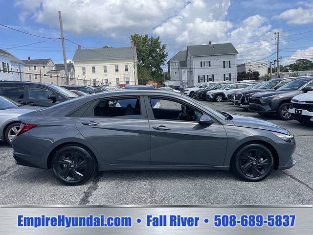 Used 2023 Hyundai Elantra SEL FWD image 3