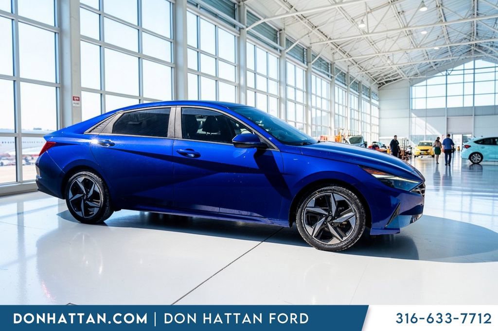 Used 2023 Hyundai Elantra Limited image 28