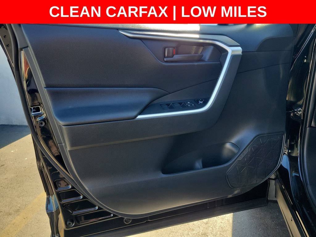 Used 2019 Toyota RAV4 LE w/ Carpet Mat Package FWD image 20