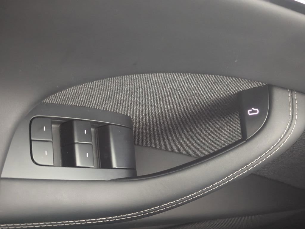 Used 2023 Tesla Model X image 45