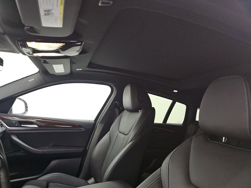 Used 2025 BMW X4 xDrive30i image 13