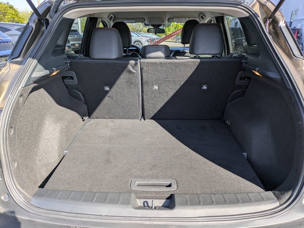 Certified 2025 Nissan Kicks SR FWD image 14