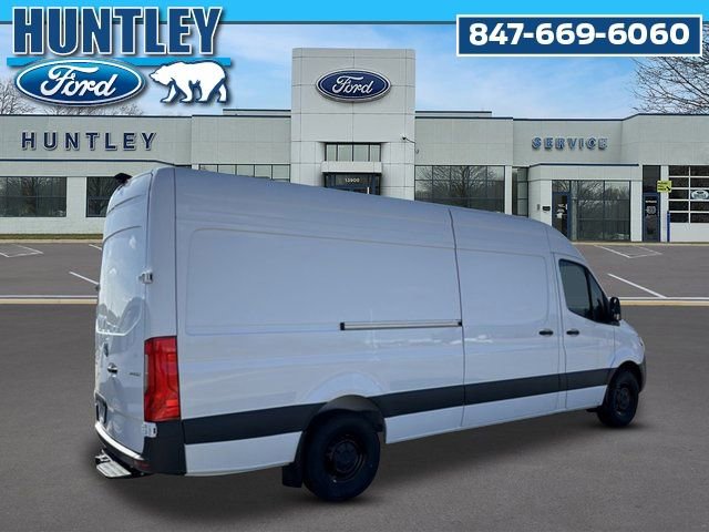 Used 2025 Mercedes-Benz Sprinter 2500 image 5