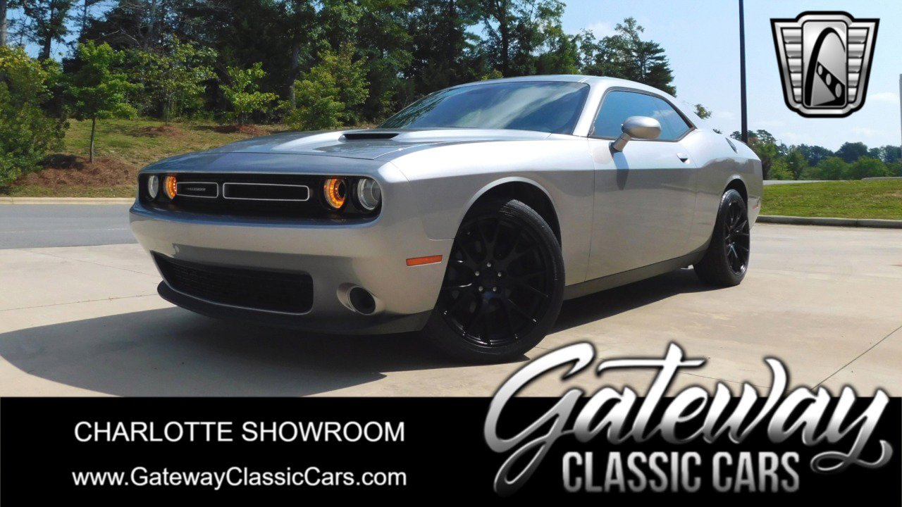 Used 2015 Dodge Challenger SXT w/ Driver Convenience Group