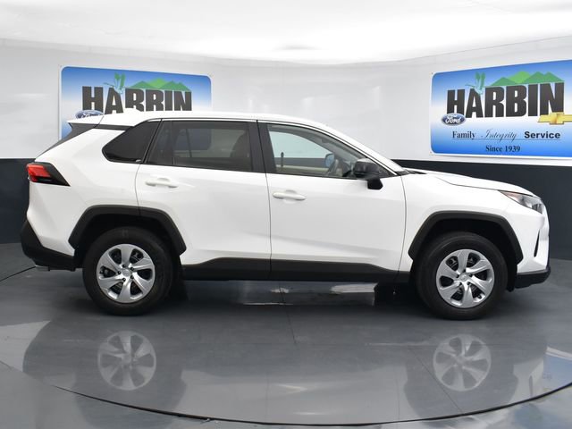Used 2022 Toyota RAV4 LE image 6