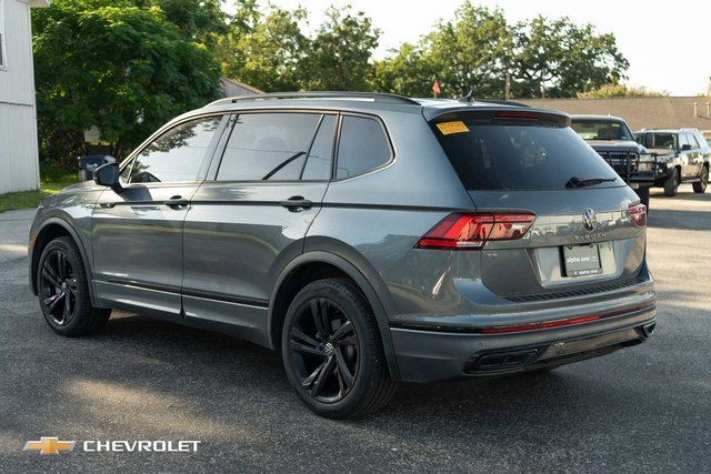 Used 2024 Volkswagen Tiguan SE R-Line image 8