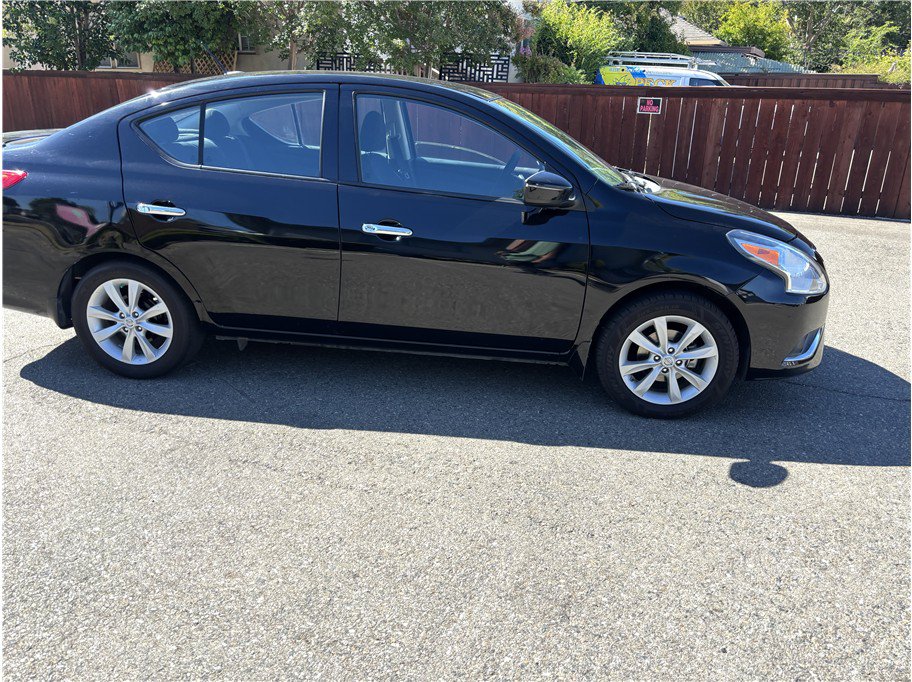 Used 2015 Nissan Versa w/ SL Tech Package FWD image 7