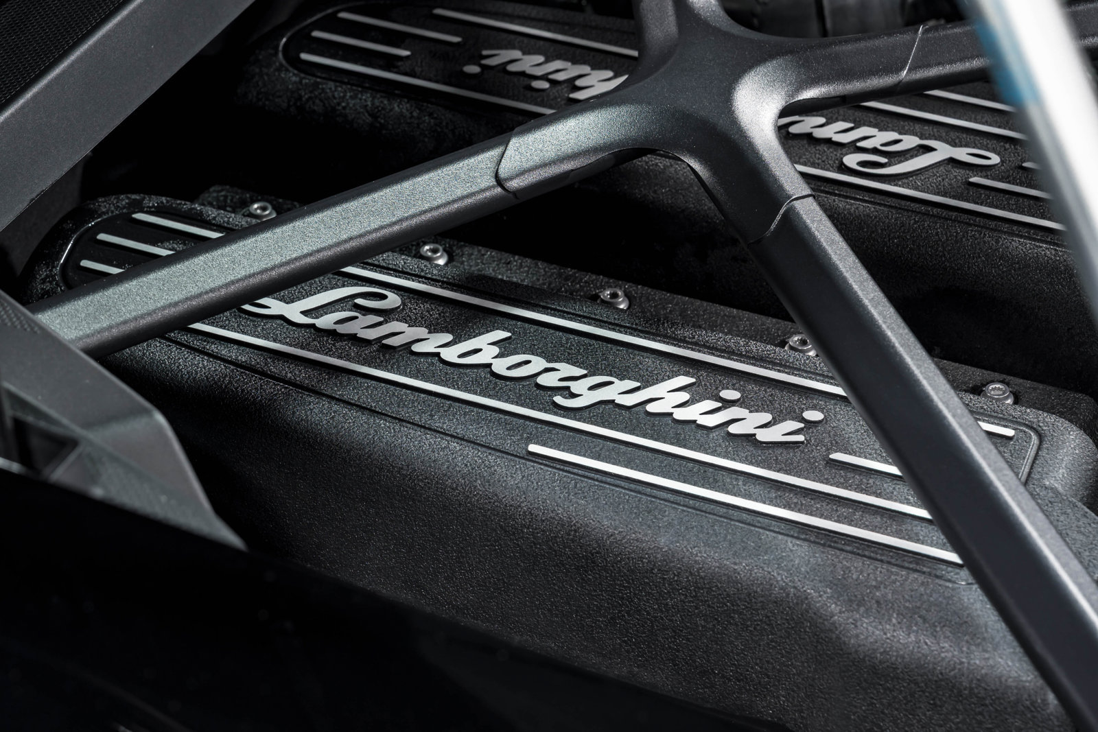 Used 2021 Lamborghini Huracan EVO RWD image 56