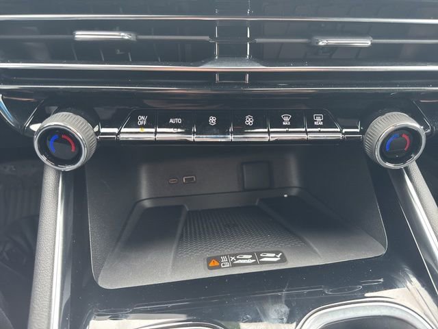 New 2026 Chevrolet Traverse RS w/ LPO, Floor Liner Package FWD image 8