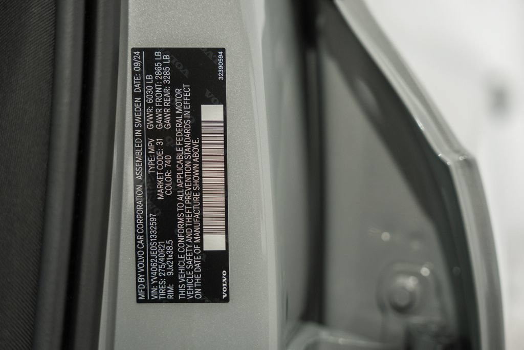 Used 2025 Volvo XC90 B6 Plus w/ Protection Package Premier AWD/4WD image 38